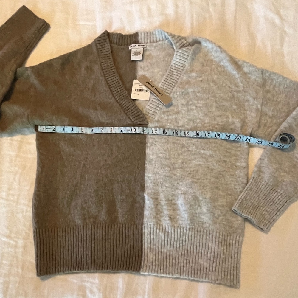 Sweet Romeo Sweater - Picture 4 of 5